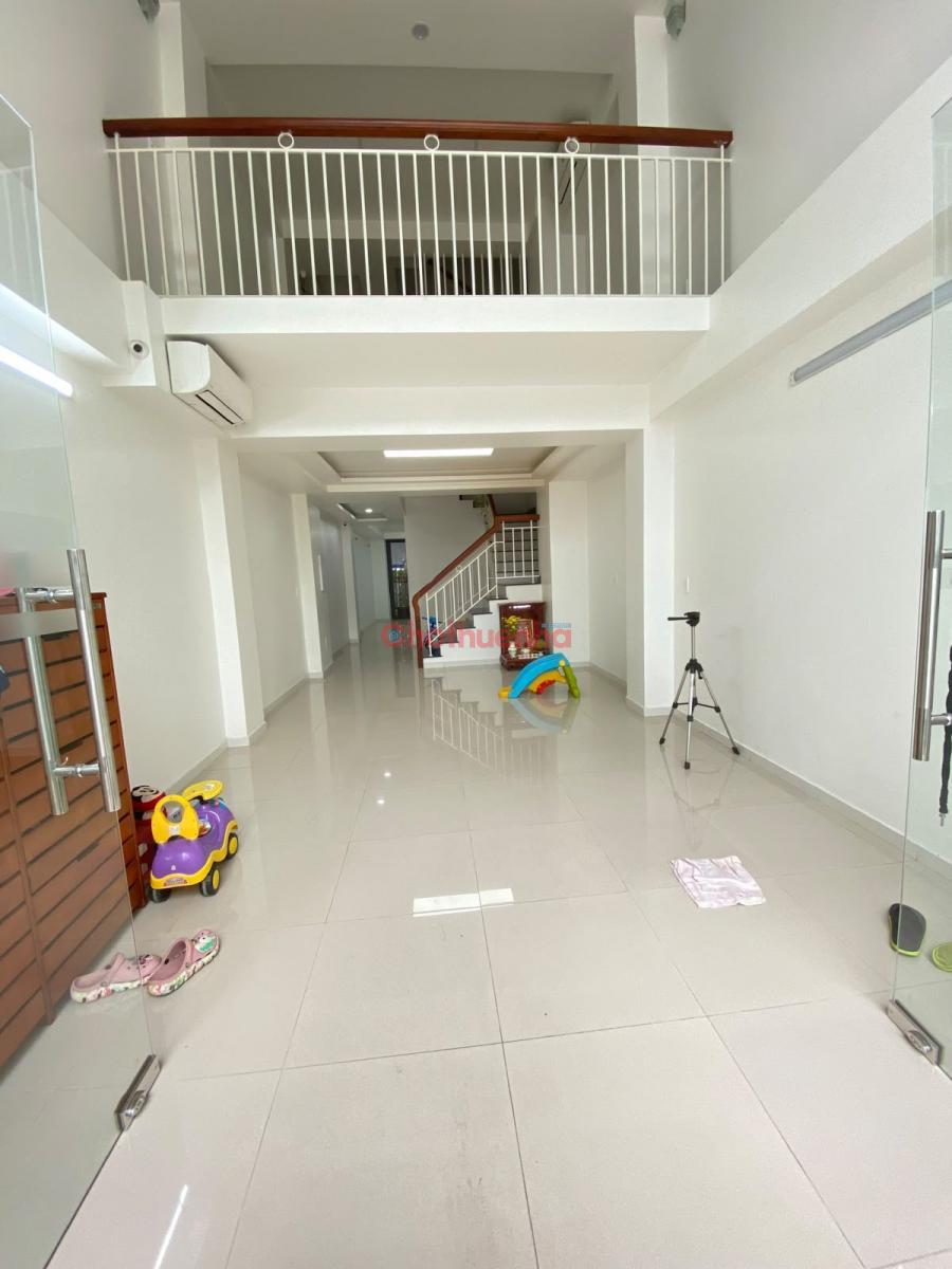 Cho thuê nhà nguyên căn, mặt tiền Tân Thành, Quận 5, gần Bệnh viện Chợ Rẫy- 4x20m, 6 tầng, 8 phòng