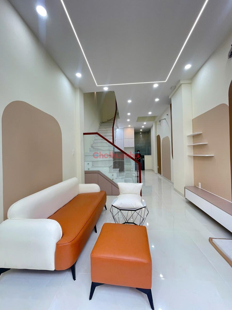 Cho thuê nhà nguyên căn mới xây 100