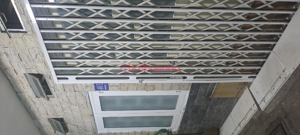 Cho thuê nhà 1 trệt,1 lửng,nở hậu đường  Khánh Hội.Q4