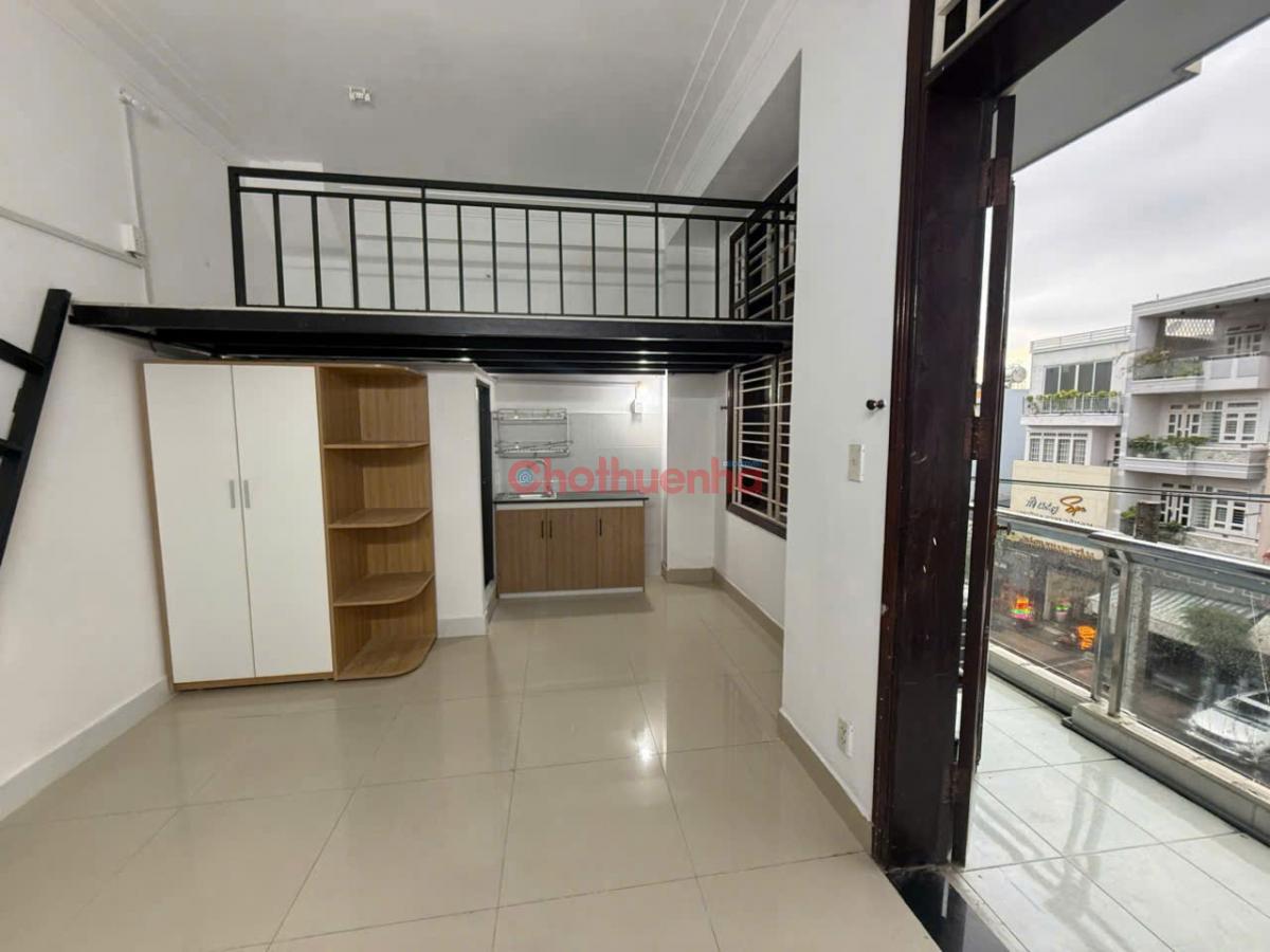 Cho thuê phòng MỚI gác cao, có ban công - Quận 11 gần Lạc Long Quân - Lý Thường Kiệt