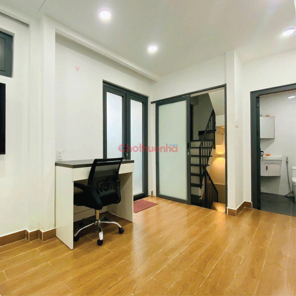 CHO THUÊ NHÀ NGUYÊN CĂN SÁT MẶT TIỀN TRƯƠNG ĐỊNH, QUẬN 3, FULL NỘI THẤT, 2 PN - 3 WC