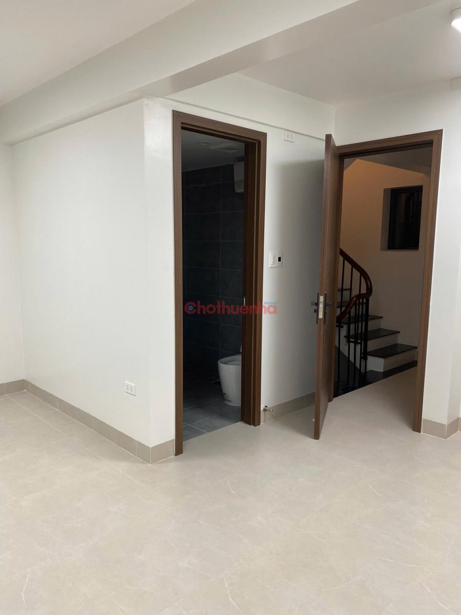 CHO THUÊ VĂN PHÒNG TẠI NGUYỄN HOÀNG TÔN · 75M² · 10 TRIỆU/THÁNG