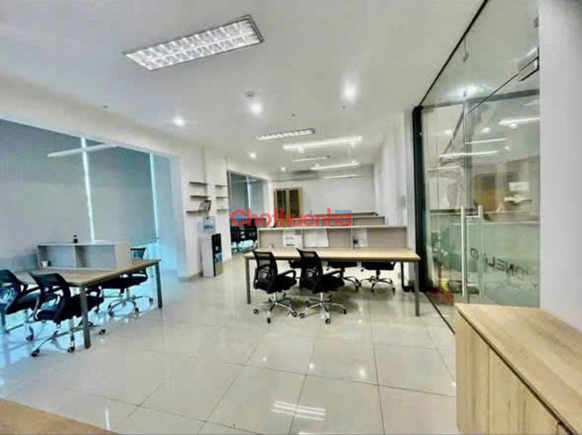 CHO THUÊ TÒA NHÀ VĂN PHÒNG ĐƯỜNG NAM KỸ KHỞI NGHĨA, QUẬN 3 - DIỆN TÍCH NGANG 7.5x13M - GIÁ 60 TRIỆU