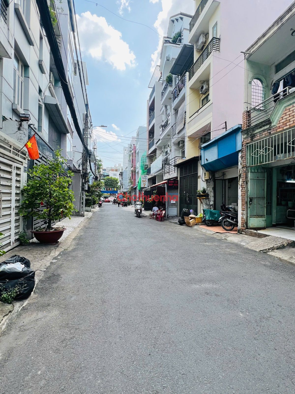 Cho thuê nhà nguyên căn Thành Thái, Phường 12, Quận 10.