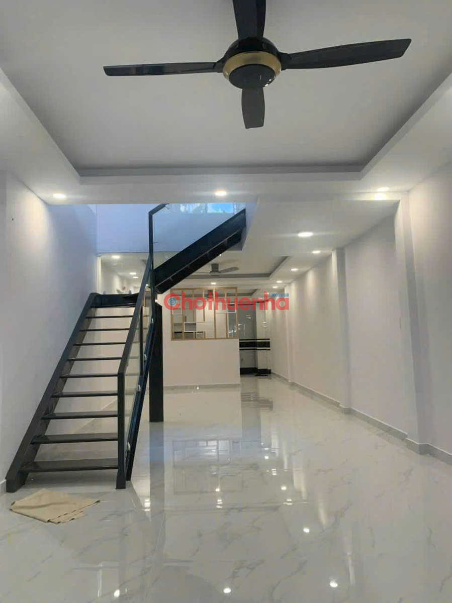 Cho thuê nhà nguyên căn hẻm xe tải đường Phạm Văn Đồng, Quận Bình Thạnh. Gần Nguyễn Xí.