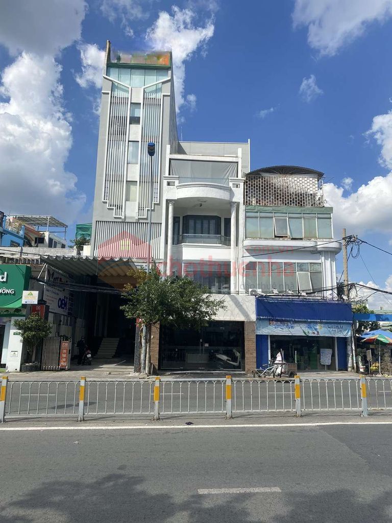 Cho thuê tòa nhà nguyên căn đường Nguyễn Xí, Phường 13, Quận Bình Thạnh.