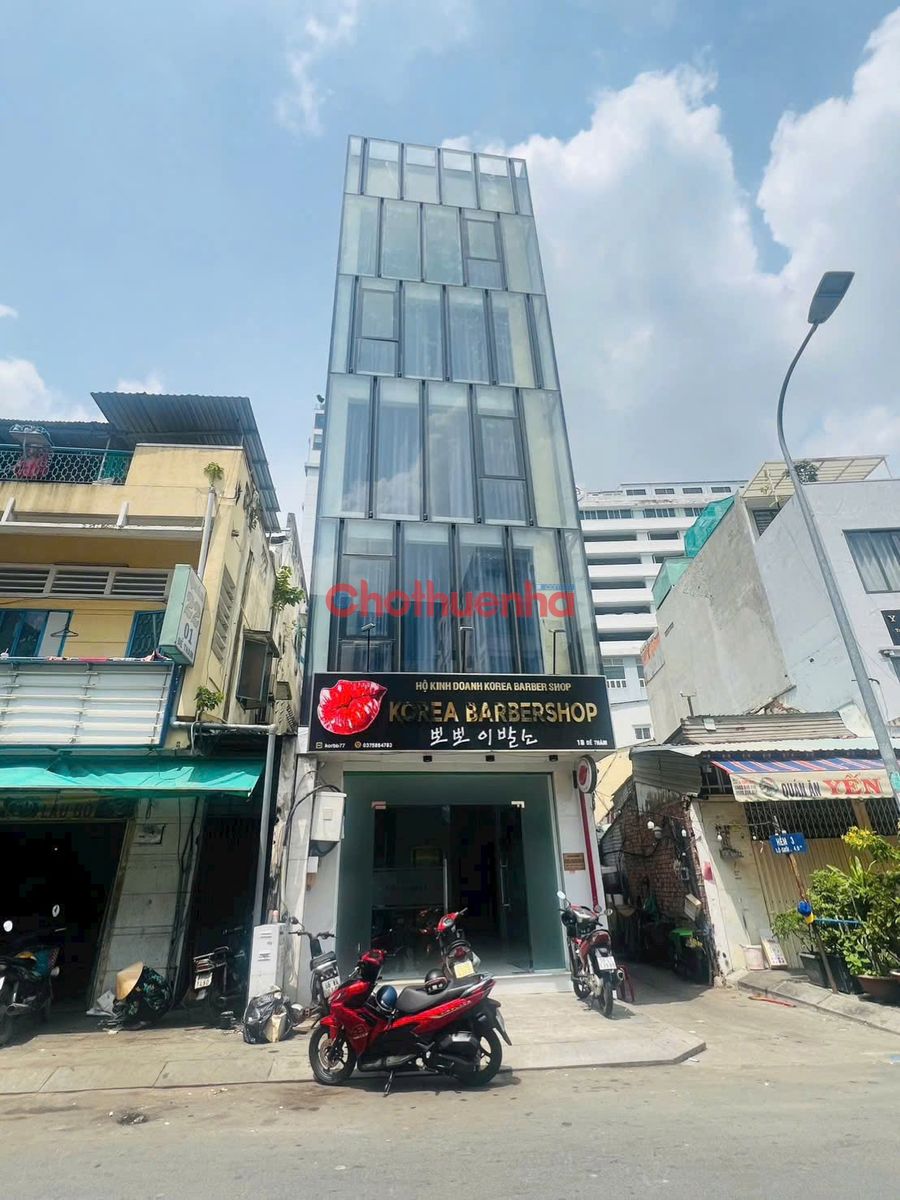 CHO THUÊ NHÀ NGUYÊN CĂN CÓ THANG MÁY ĐƯỜNG ĐỀ THÁM,  QUẬN 1 – DT 260M², NỞ HẬU ĐẸP 