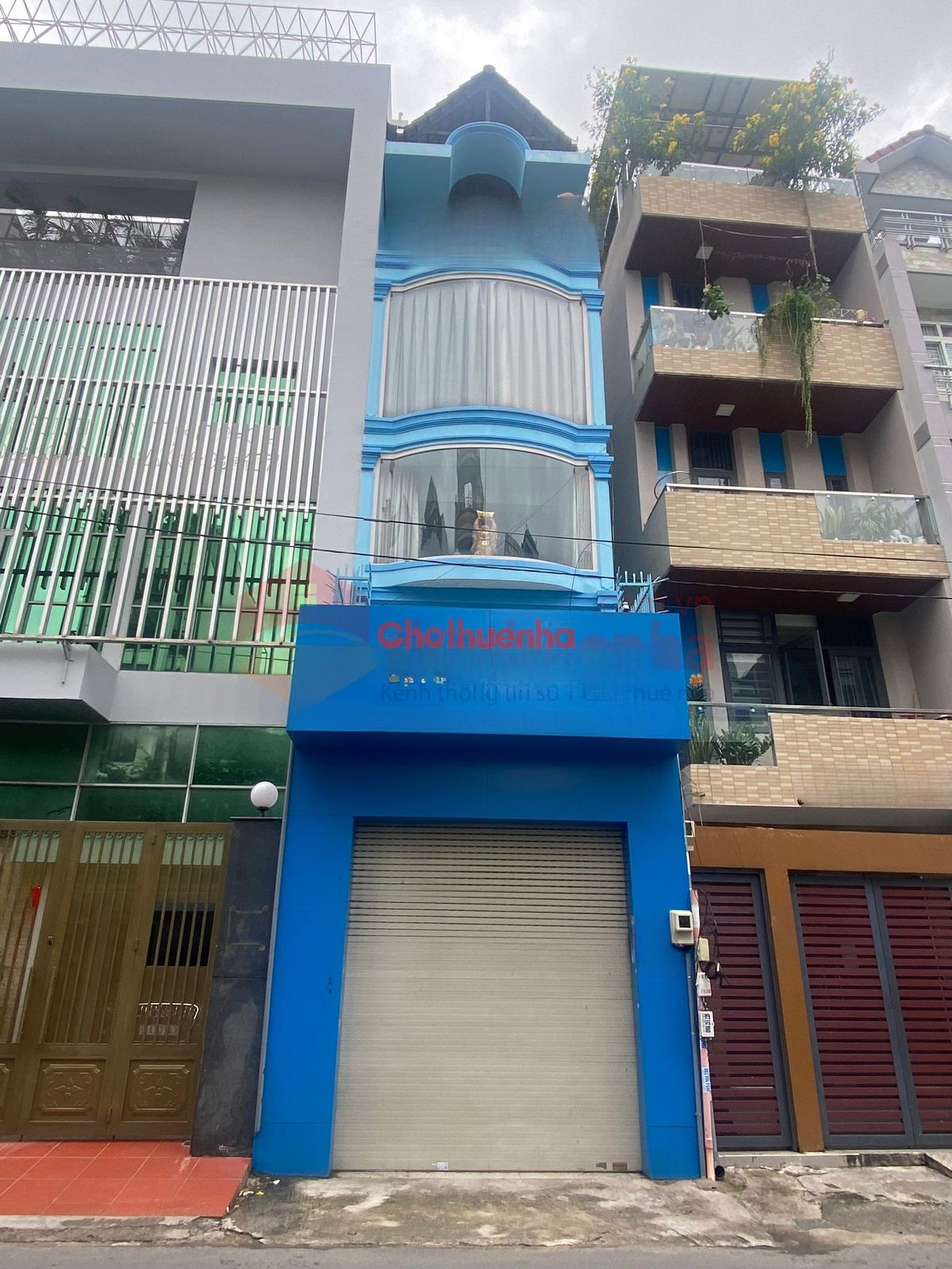 Cho thuê nhà nguyên căn mặt tiền đường Phan Văn Trị, Phường 2, Quận 5, 4PN + 4WC