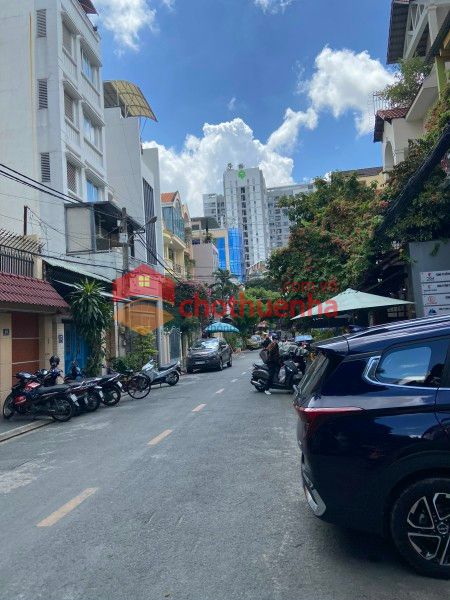 Cho thuê tòa nhà có thang máy 5 lầu trung tâm Quận Tân Bình
