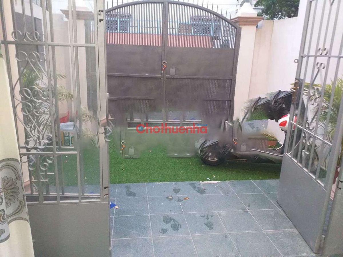 Cho thuê nhà hẻm nguyên căn - diện tích lớn - thích hợp ở gia đình 