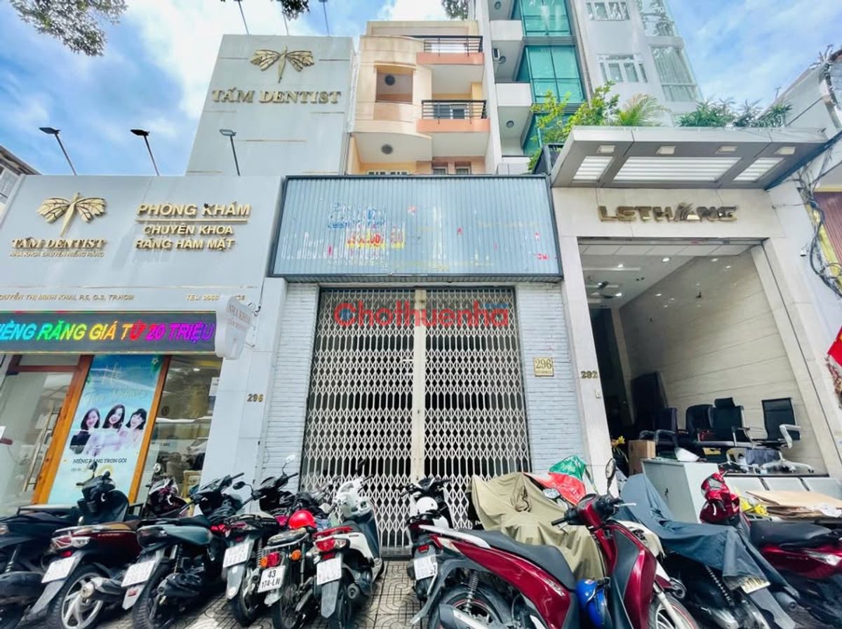 Cho thuê nhà nguyên căn tại địa chỉ 296 Nguyễn Thị Minh Khai, Quận 3, DT: 4.6x20m