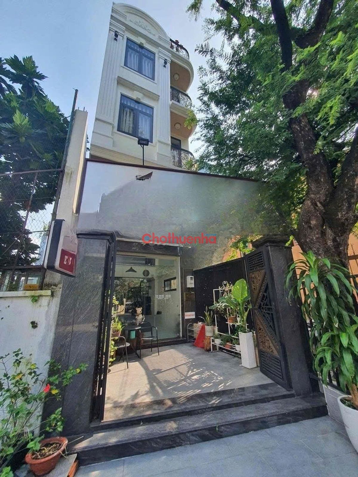 Cho thuê nhà hẻm ôtô đường Trần Quốc Toản q3 Ngay gần Lê Văn Sỹ q3 