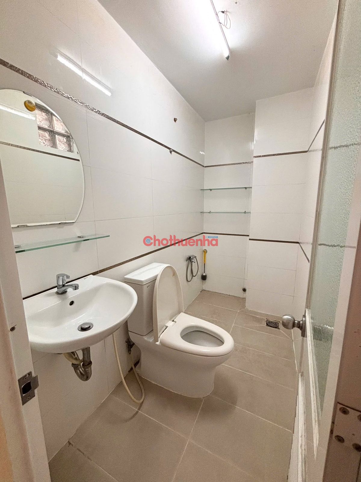 cho thuê nhà đường Sư Vạn Hạnh, Phường 12, Quận 10 - giá chỉ 26tr/tháng - hẻm xe hơi