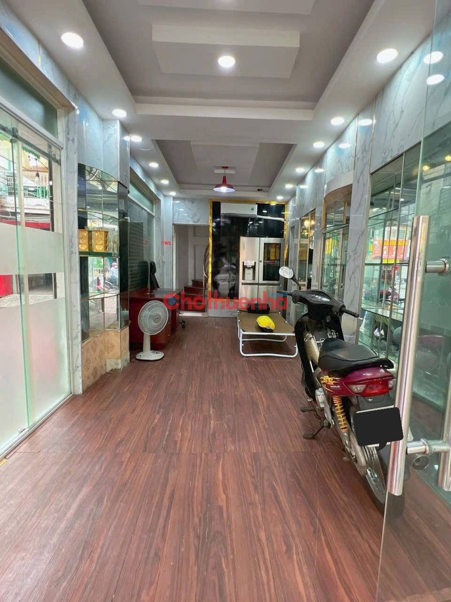 Cho Thuê Nhà Căn Góc 2 Mặt Tiền Đường Trần Hưng Đạo Quận 5_Kinh Doanh Tự Do