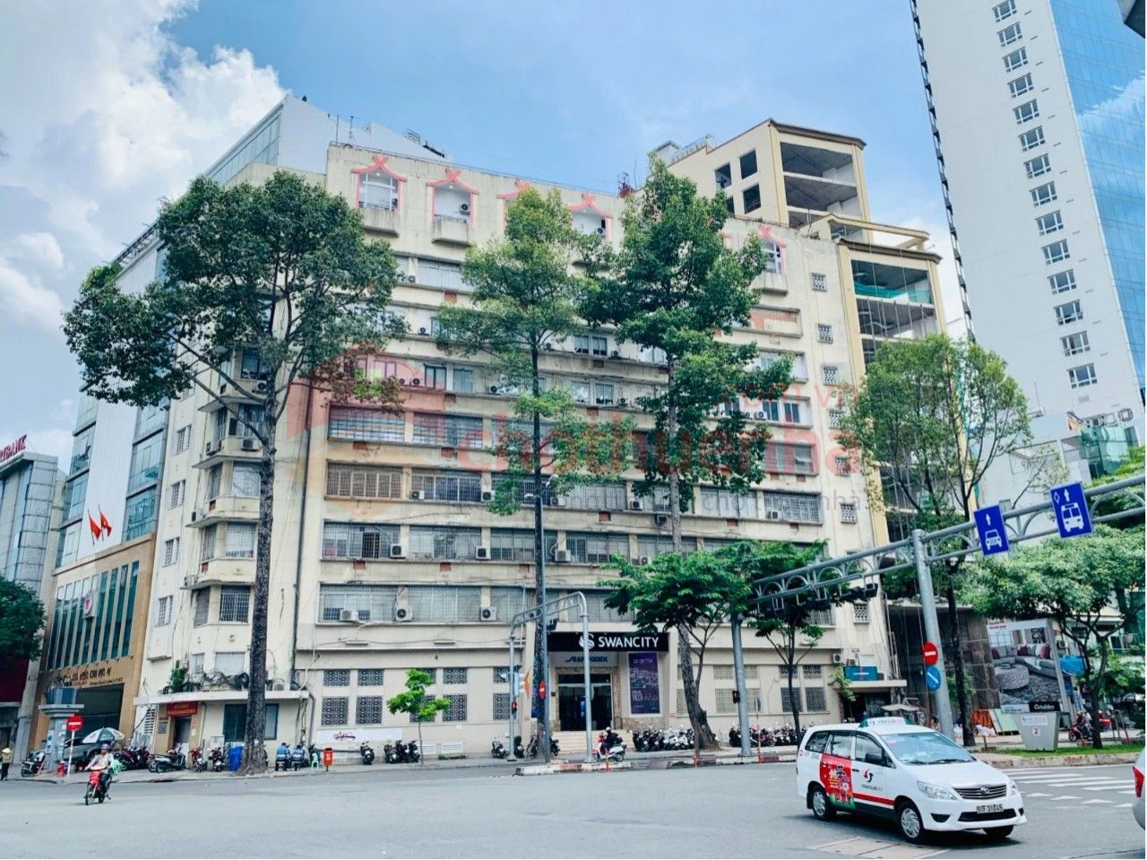CHO THUÊ GÓC 2 MẶT TIỀN – 87 HÀM NGHI & PASTEUR, Q.1, DT: 32x27m