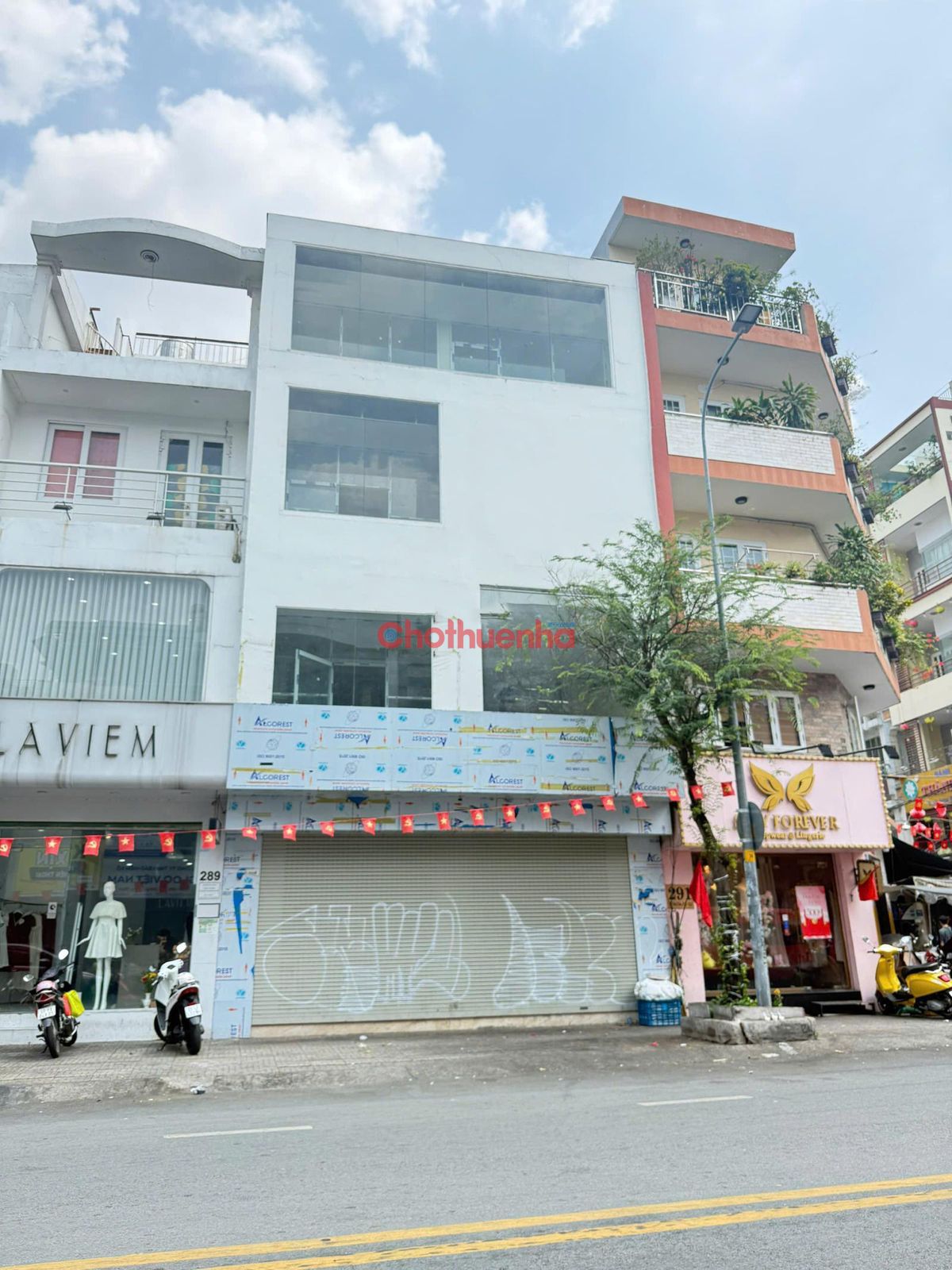 Cho thuê nhà mặt tiền đường Võ Văn Tần, phường 5, Quận 3