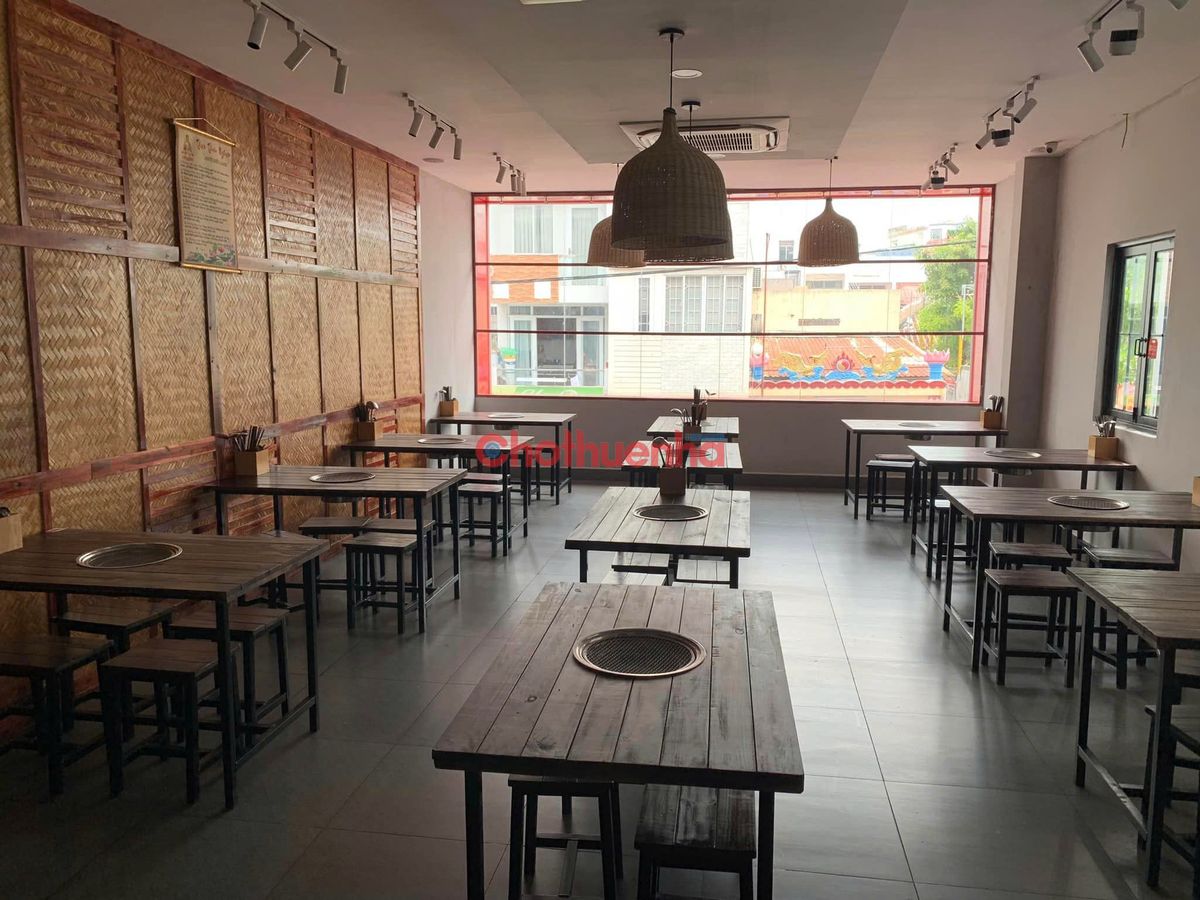CHO THUÊ MẶT TIỀN HUỲNH VĂN BÁNH, PHÚ NHUẬN - NGANG 5.5M TRỐNG SUỐT - GIÁ 35TR