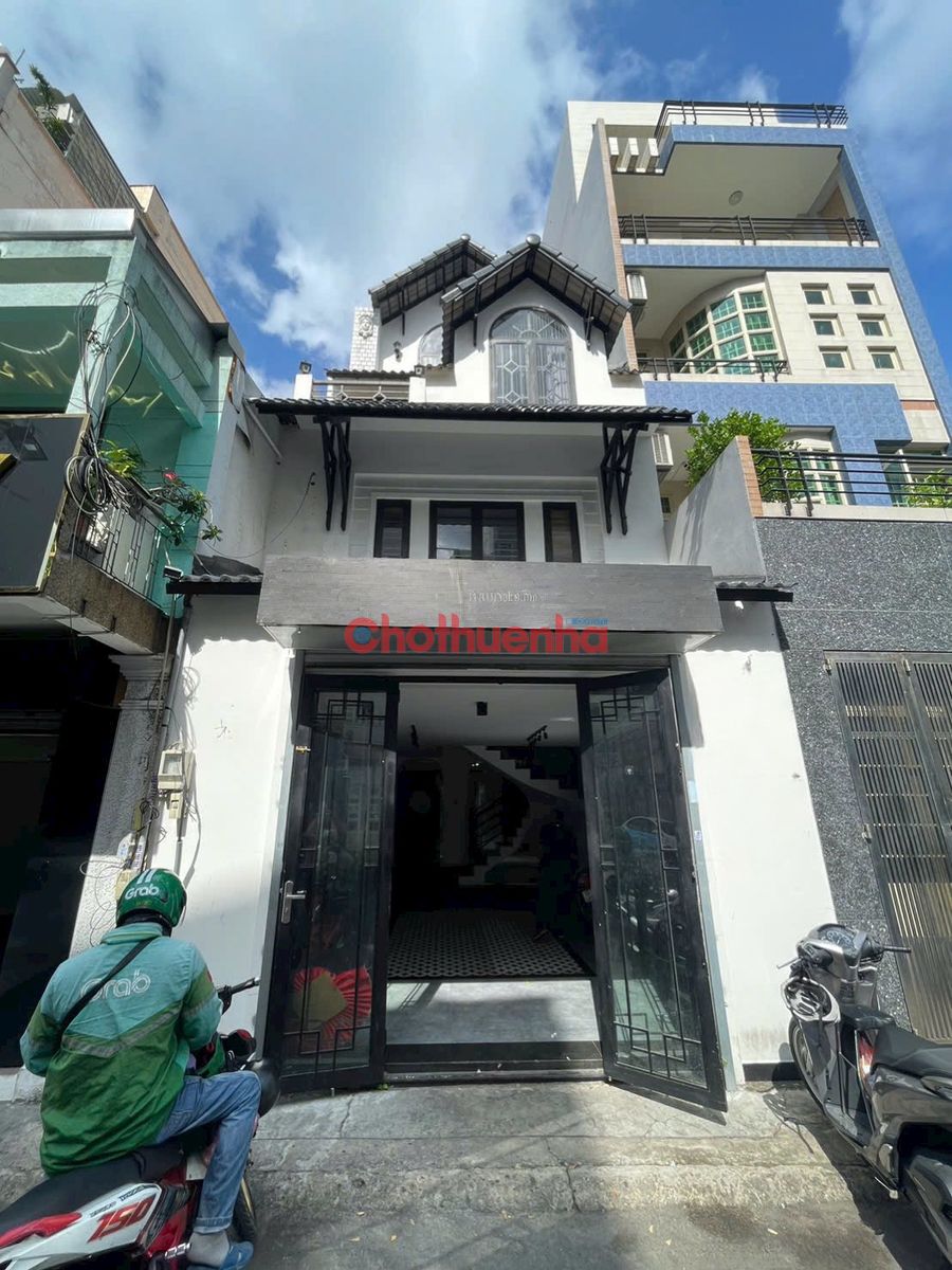 Cho thuê nhà mặt tiền kinh doanh đường cửu long Quận 10