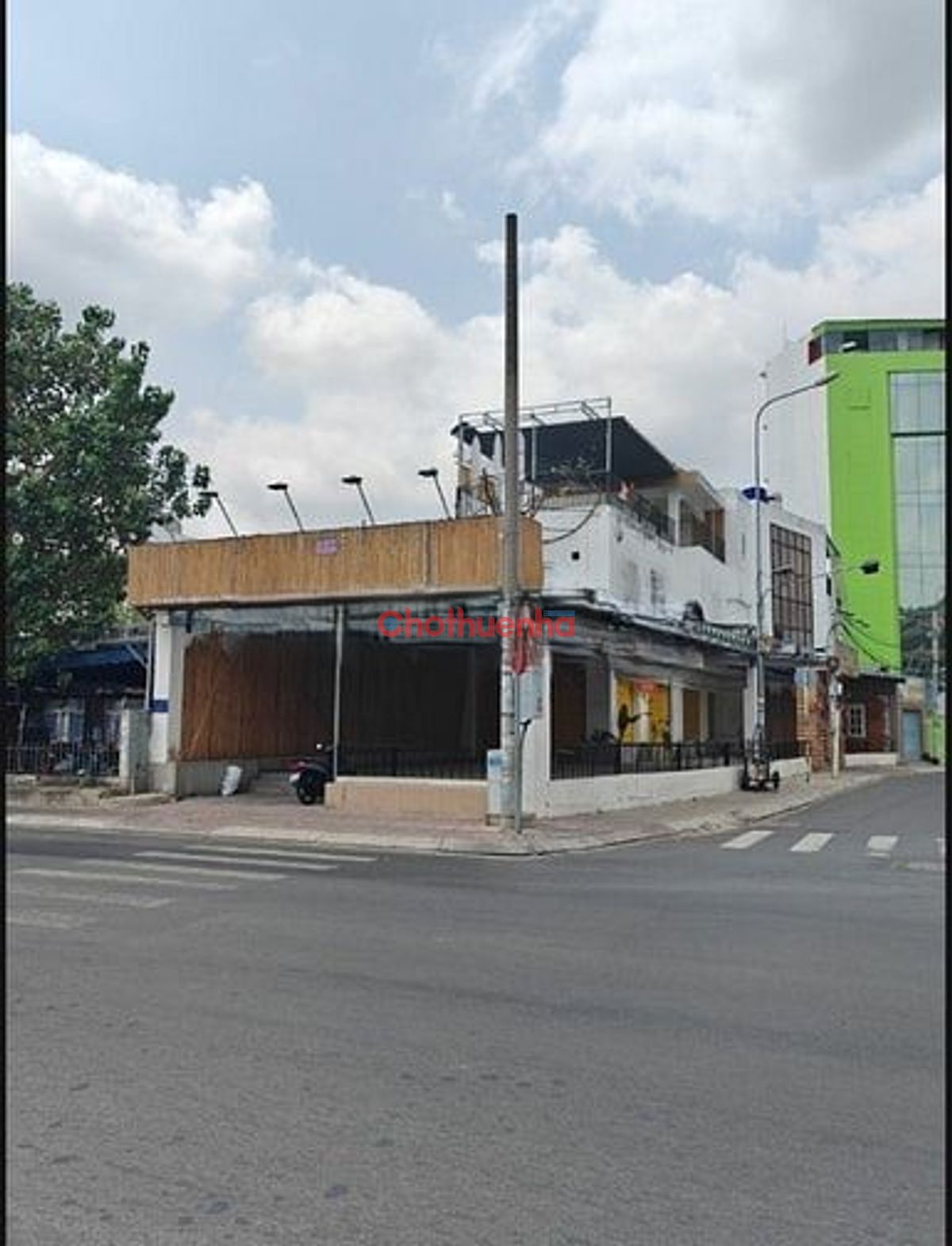 Cho thuê Nhà Kinh doanh nhà hàng quán ăn Đường Nguyễn Kiệm DTSD 540m2