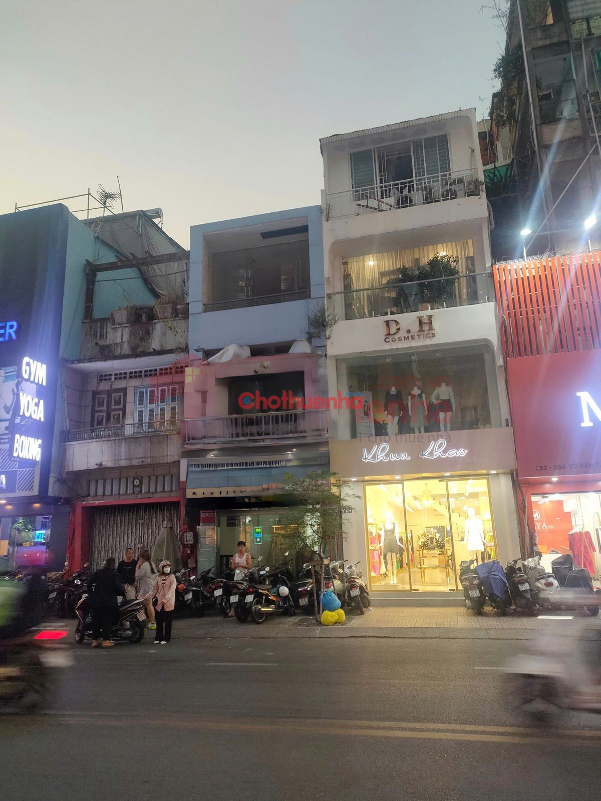 CHO THUÊ NHÀ MẶT TIỀN ĐƯỜNG VÕ VĂN TẦN, PHƯỜNG 5 QUẬN 3 - ĐOẠN 2 CHIỀU SẦM UẤT