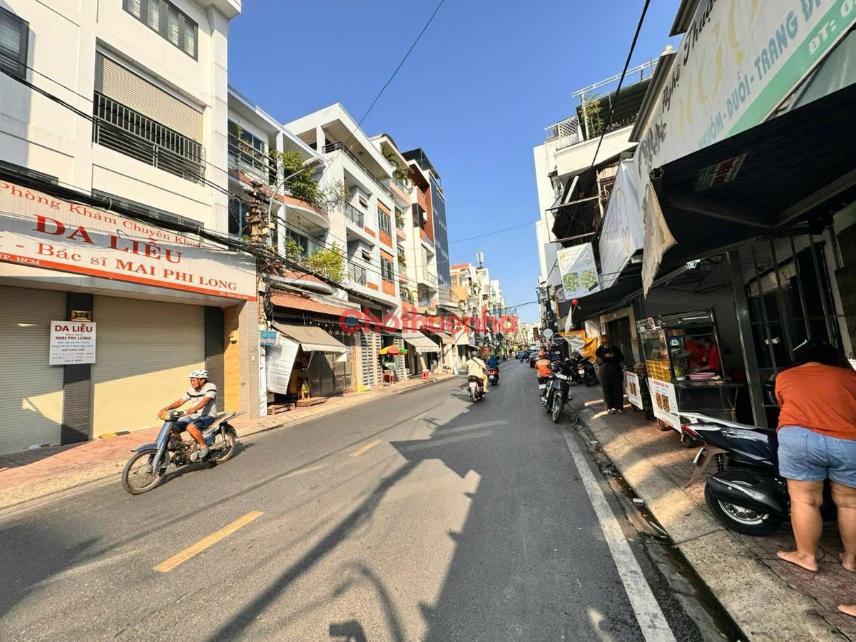 Mặt tiền Hồ bá Kiện phường 15 Quận 10 ( Ngang 9 mét - Giá 50 triệu )