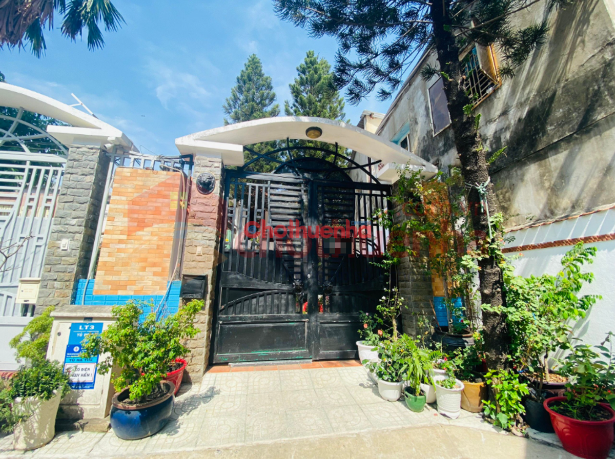 Cho thuê nhà sân vườn biệt thự mini Phường 7, quận Bình Thạnh. Bao gồm nội thất cao cấp