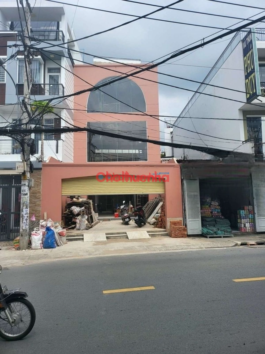 Cho thuê nhà mặt tiền Ngang 7m đường Hồng Lạc Quận Tân Bình DTSD 600 m2 