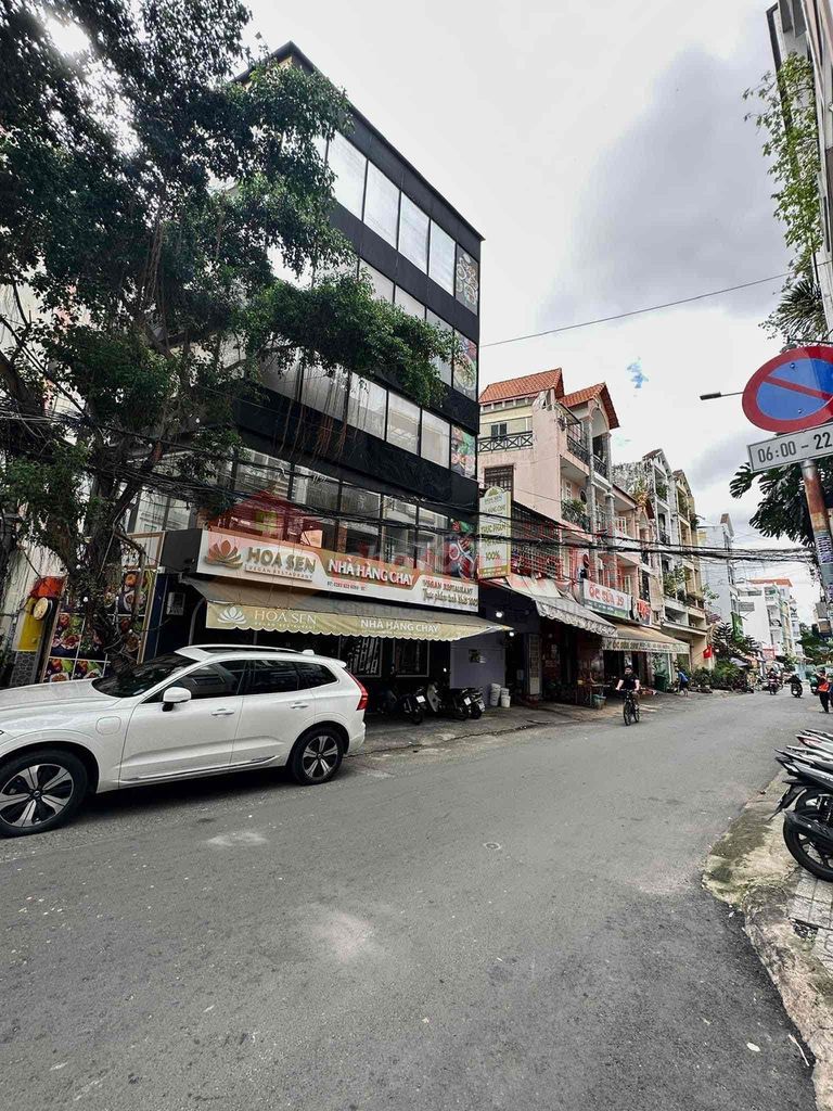 CHO THUÊ NHÀ MẶT TIỀN PHỐ ẨM THỰC PHAN XÍCH LONG. 5 TẦNG. CAFE, ĂN UỐNG, SHOWROOM, STUDIO