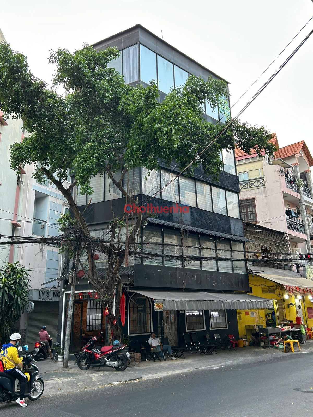 CHO THUÊ NHÀ MẶT TIỀN ĐƯỜNG HOA PHAN XÍCH LONG. 5 TẦNG. CAFE, ĂN UỐNG, SHOWROOM, STUDIO