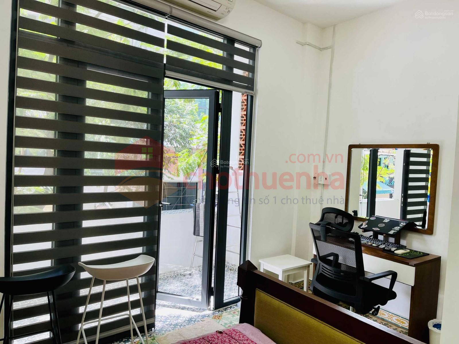 Cho thuê lầu văn phòngHuỳnh Thúc Kháng, phường Bến Nghé, Quận 1