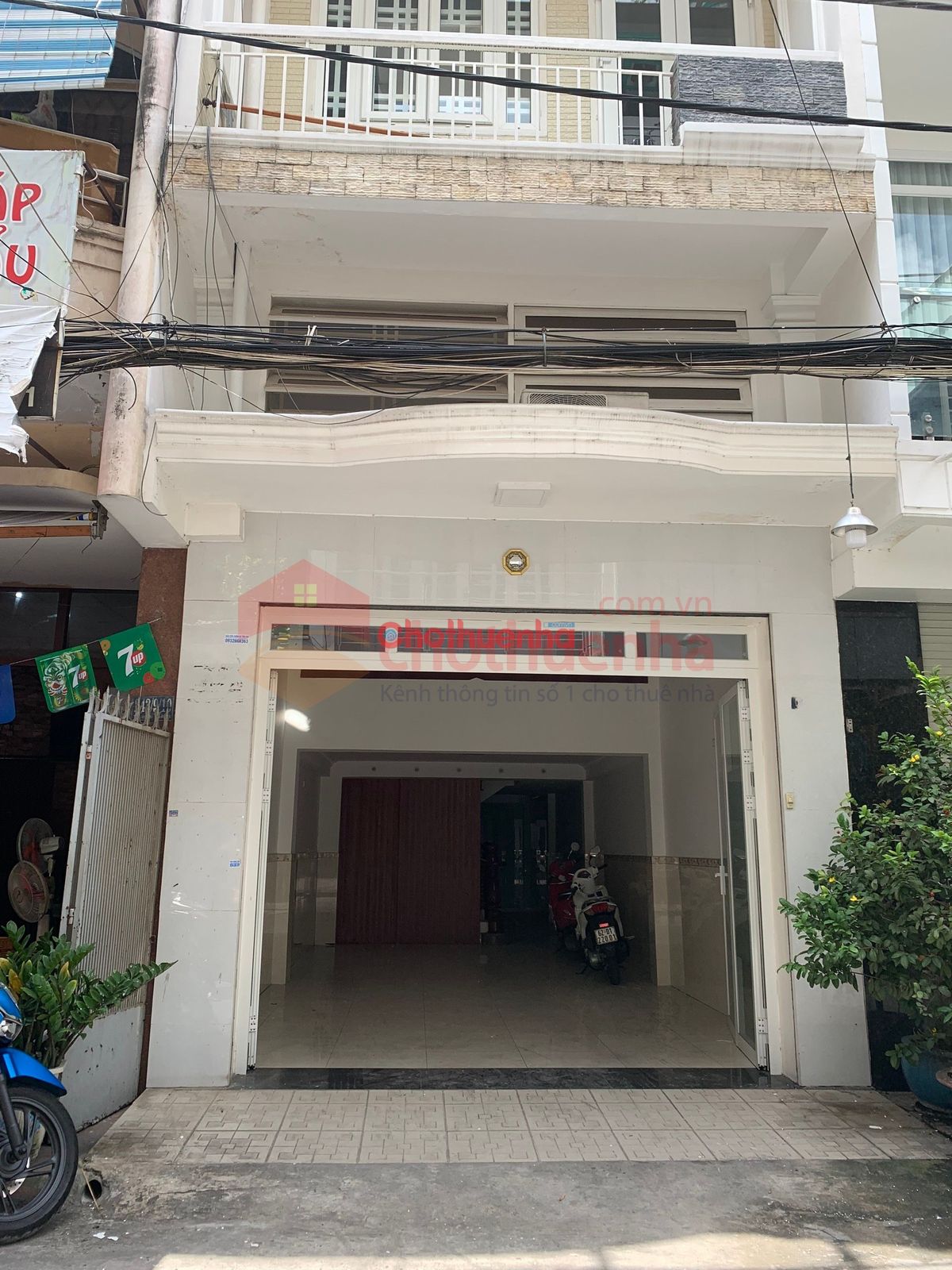 Cho Thuê Nhà nguyên căn Đường Tô Hiến Thành, Phường 13, Quận 10 - 6 phòng ngủ 