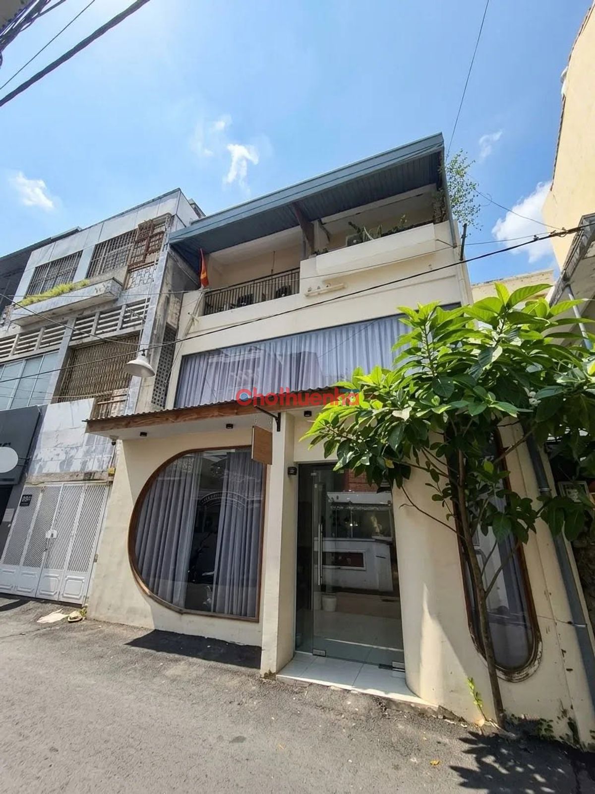 CHO THUÊ NHÀ HẺM Ô TÔ LÊ VĂN SỸ, PHƯỜNG 13, QUẬN 3. NGANG 7.2M