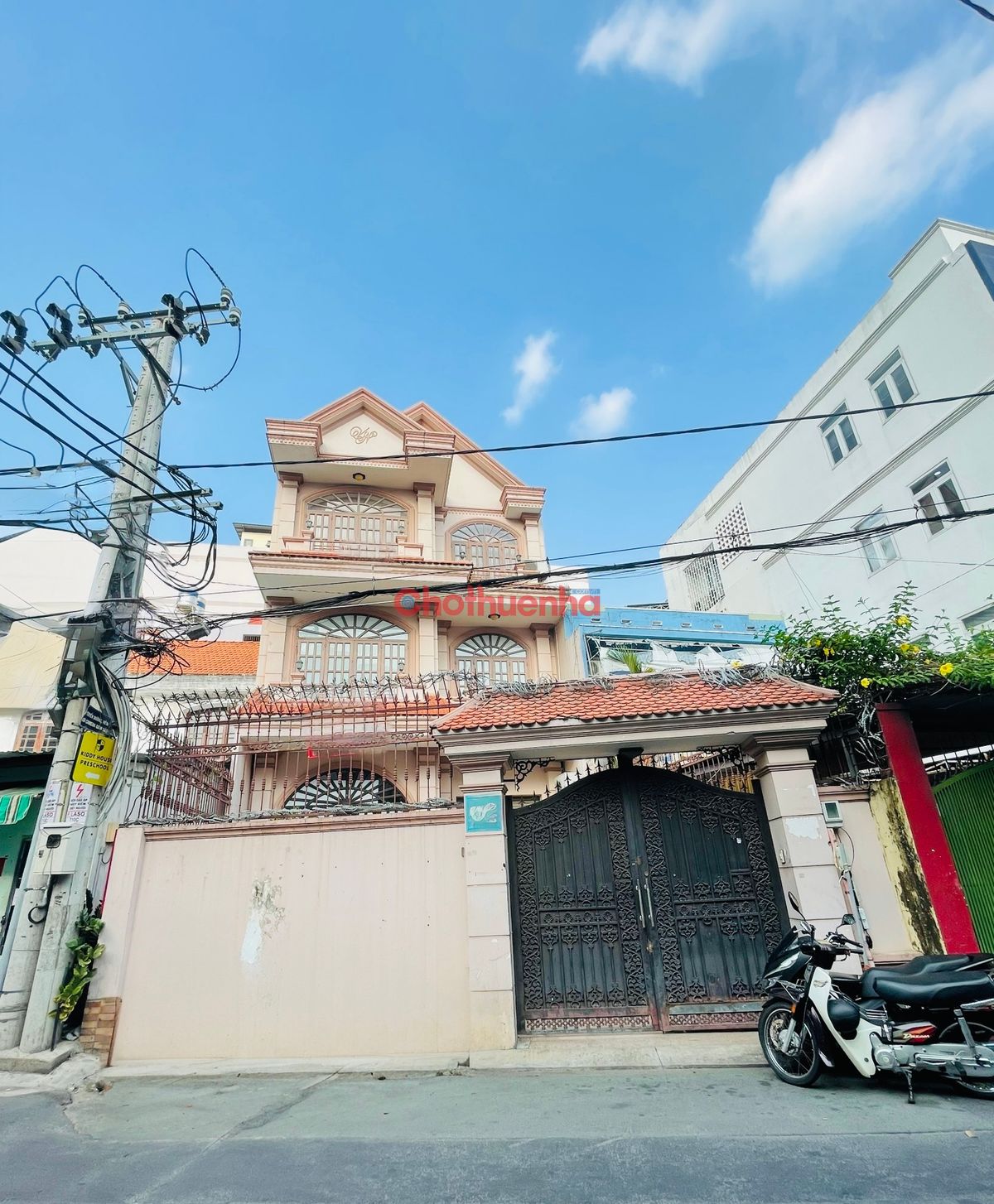 Cho Thuê Mặt Tiền Khu Sân Bay - LAM SƠN, PHƯỜNG 2, TÂN BÌNH - NGANG 8M DÀI 28M