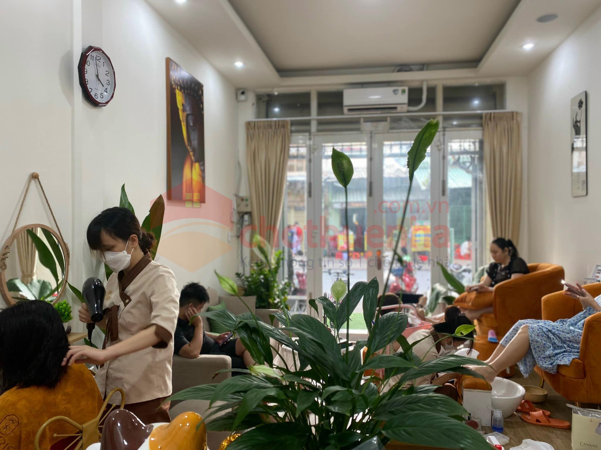 CHO THUÊ NHÀ MẶT TIỀN ĐƯỜNG THÂN NHÂN TRUNG, PHƯỜNG 13, TÂN BÌNH 