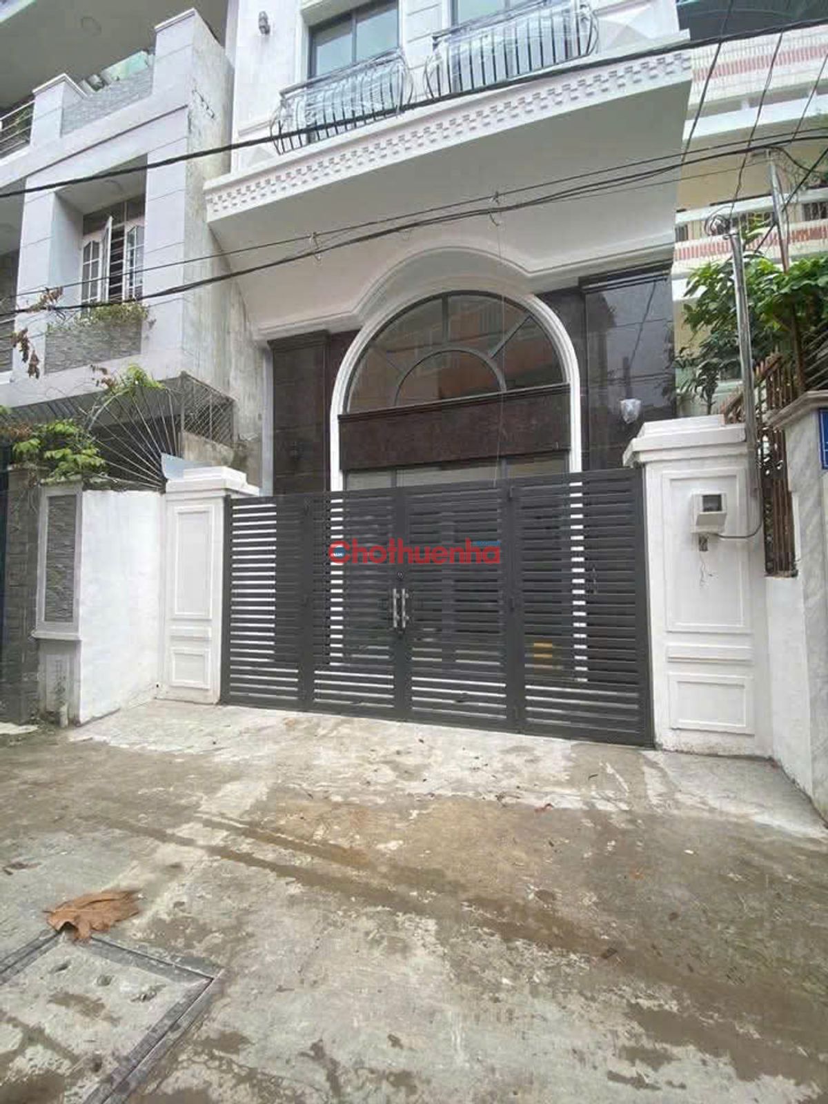 CHO THUÊ NHÀ CÓ SÂN BÌNH THẠNH - MỚI ĐẸP - NGANG 5.6 - 4PN 