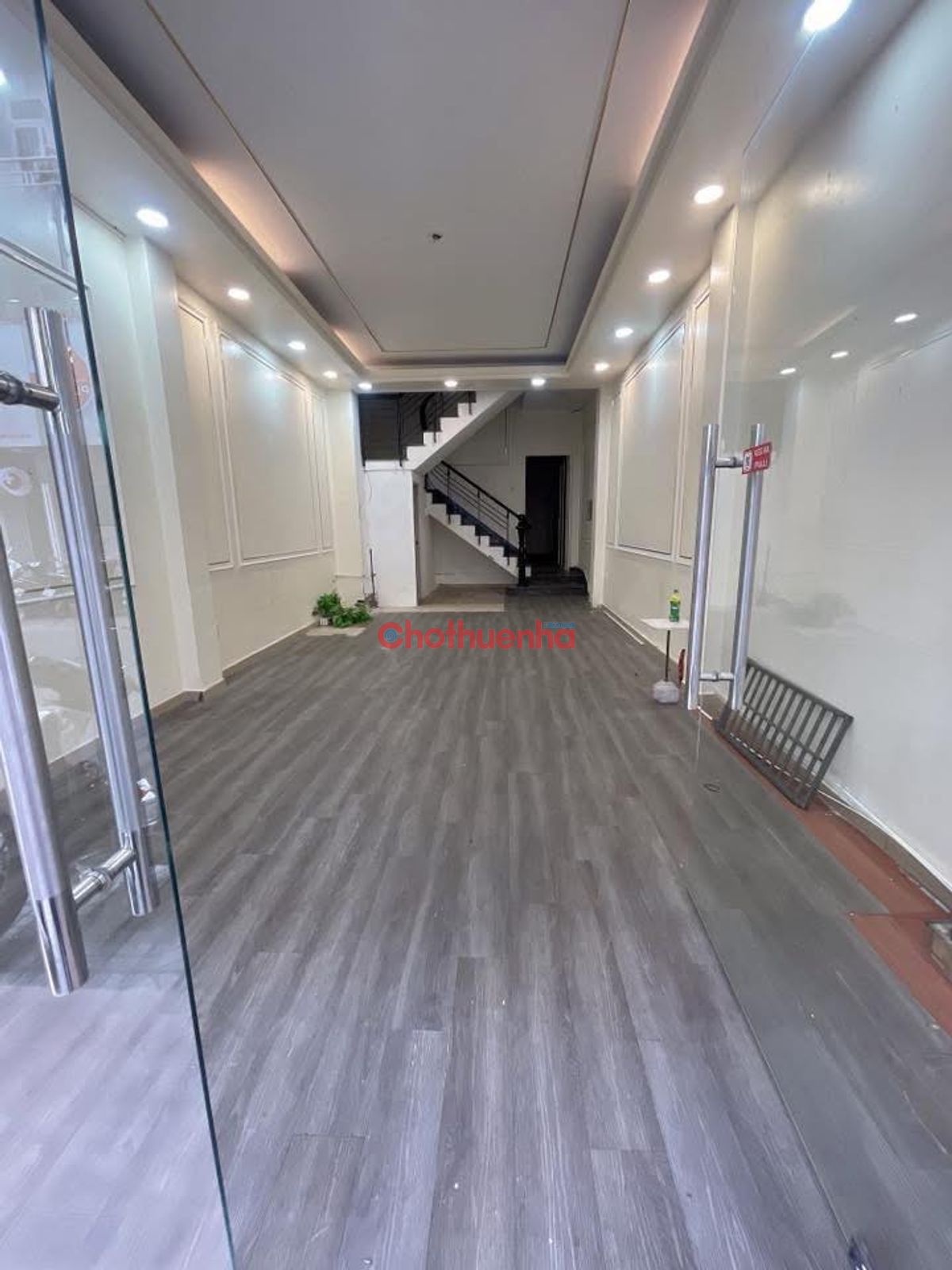 Cho thuê nhà mặt tiền Đường Hoa Lan, Phú Nhuận - Khu V.I.P - 4mx16m , 1 trệt 3 lầu 