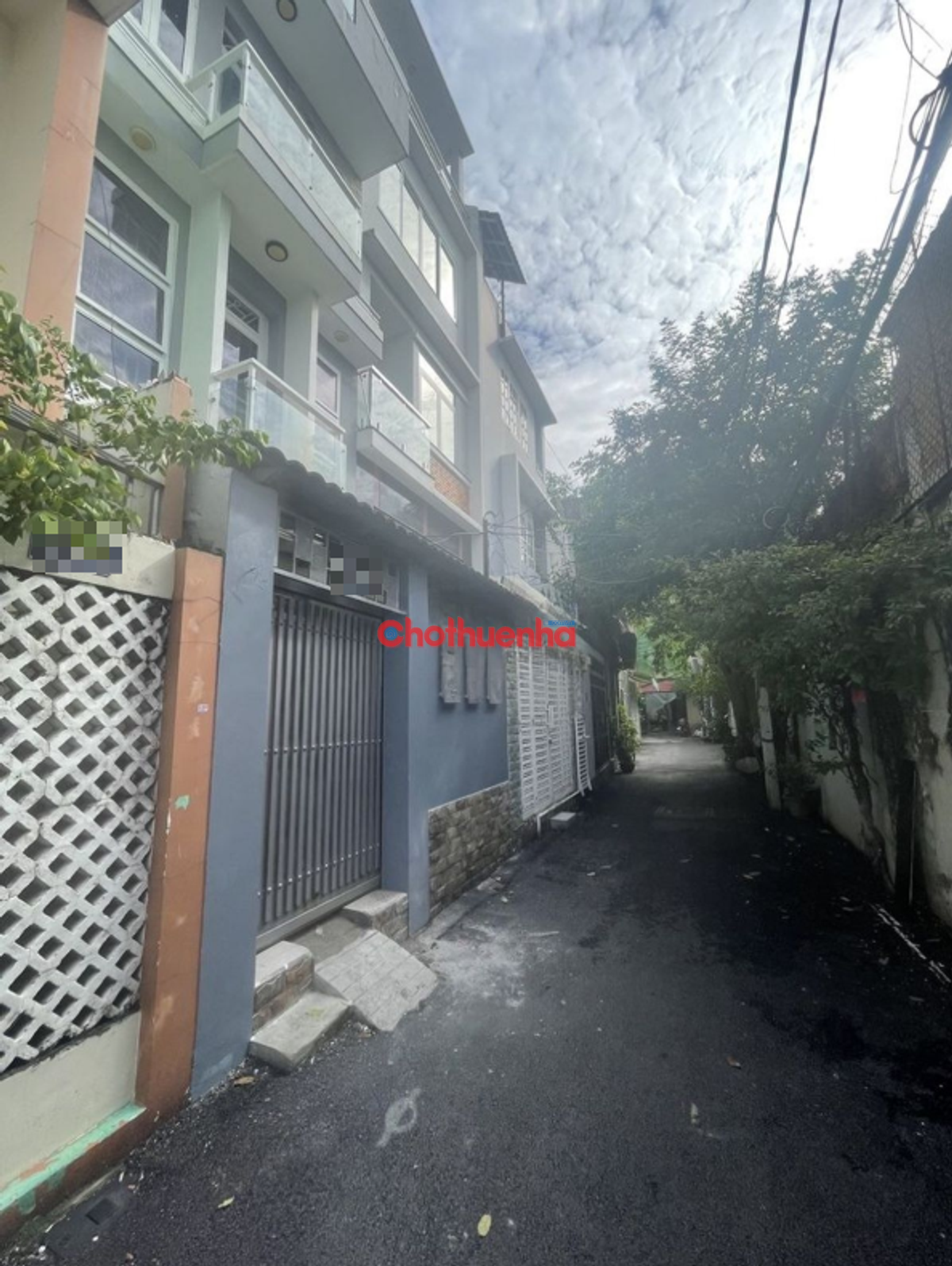 Cho thuê nhà ở Gia Đinh ngay Nhà Hàng Khách Sạn Đệ Nhất hẻm xe hơi