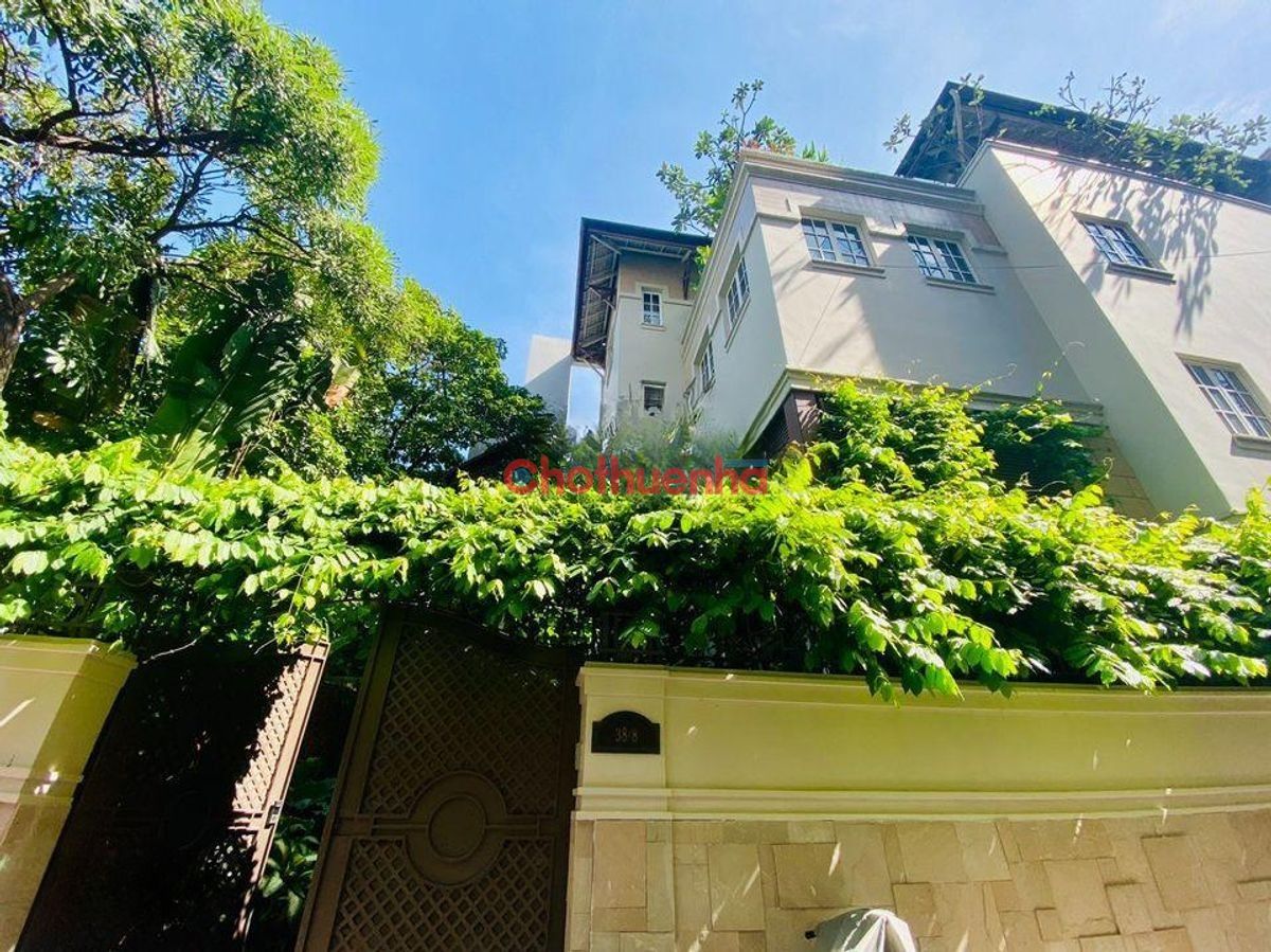 Cho thuê nhà biệt thự hẻm xe hơi đường Nguyễn Văn Trỗi, Phường 15, Phú Nhuận 