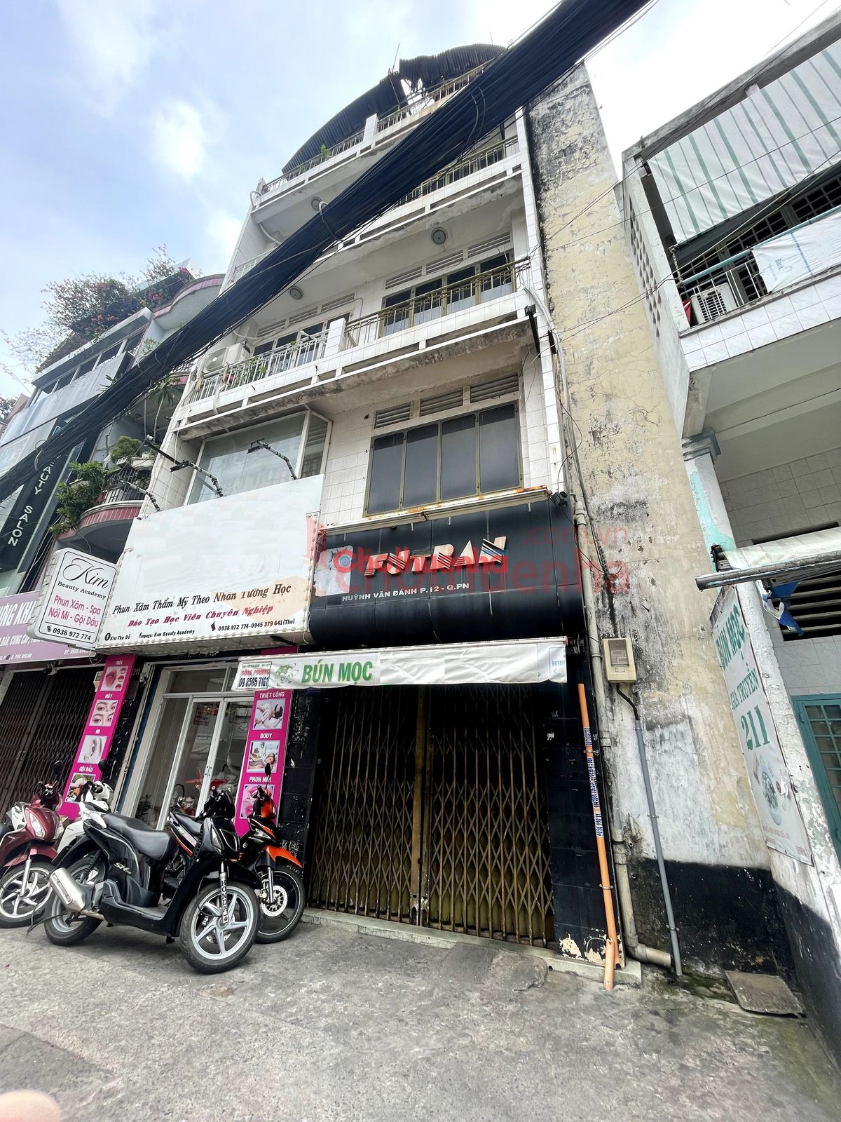 Cho thuê nhà nguyên căn mặt tiền đường Huỳnh Văn Bánh, gồm có trệt, 3 lầu