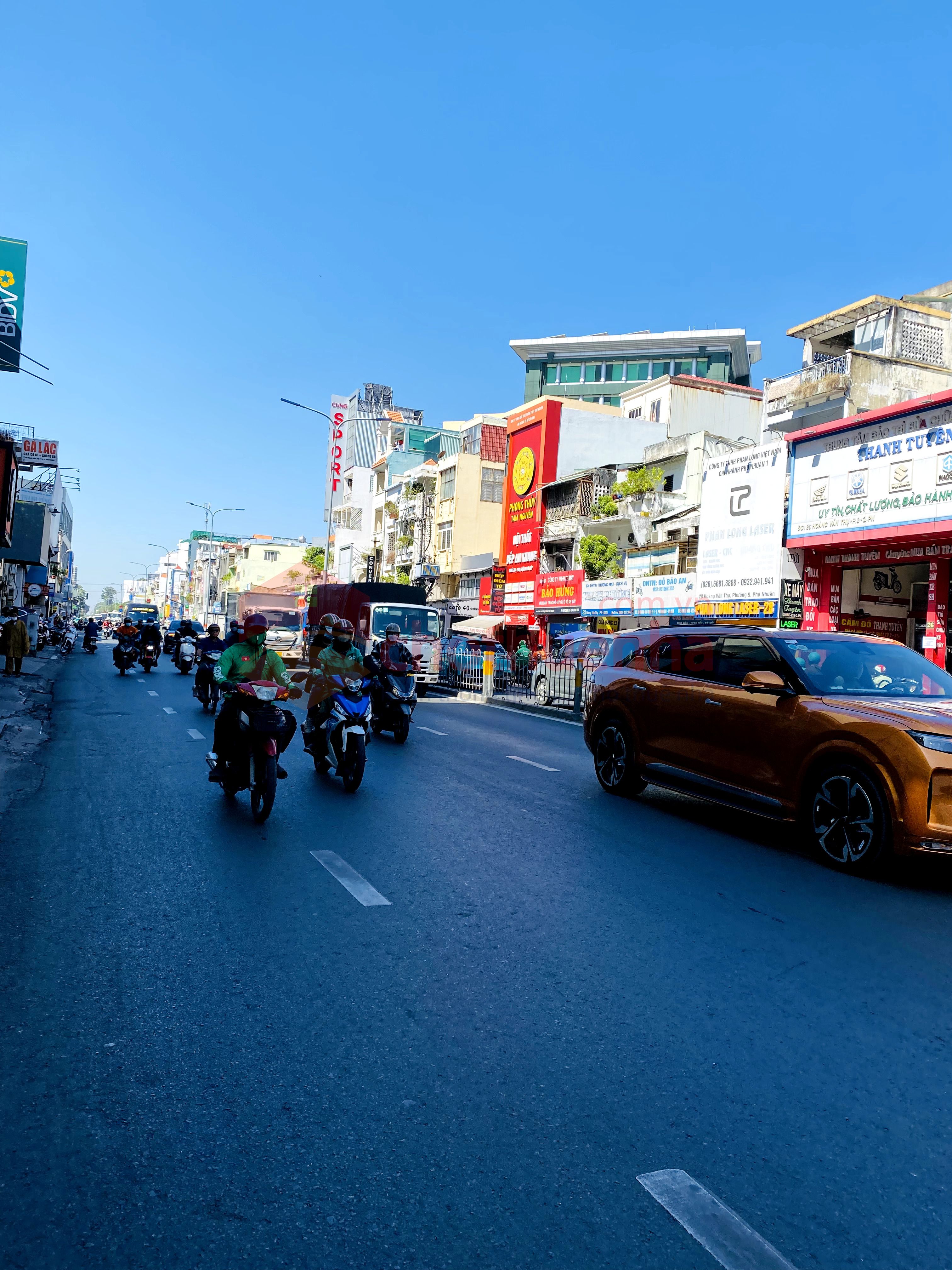 Cho thuê nhà mặt tiền đường Hoàng Văn Thụ, Phường 15, Phú Nhuận