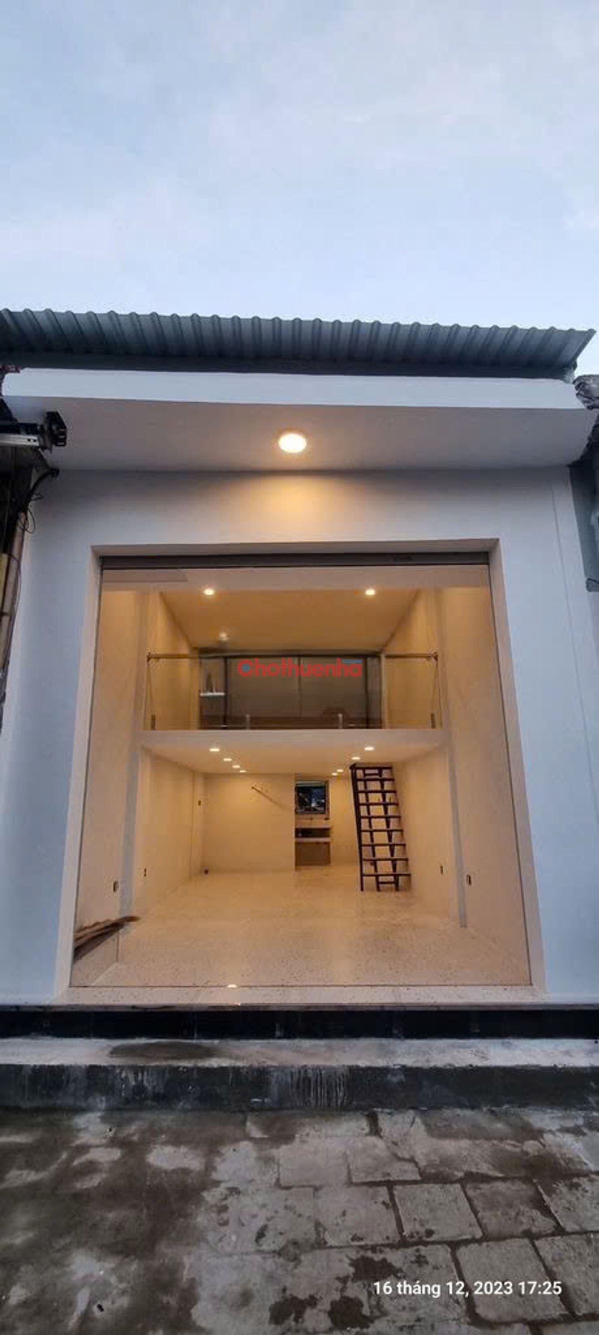 Cho thuê nhà mặt tiền kinh doanh đường Calmette, phường Nguyễn Thái Bình, Quận 1