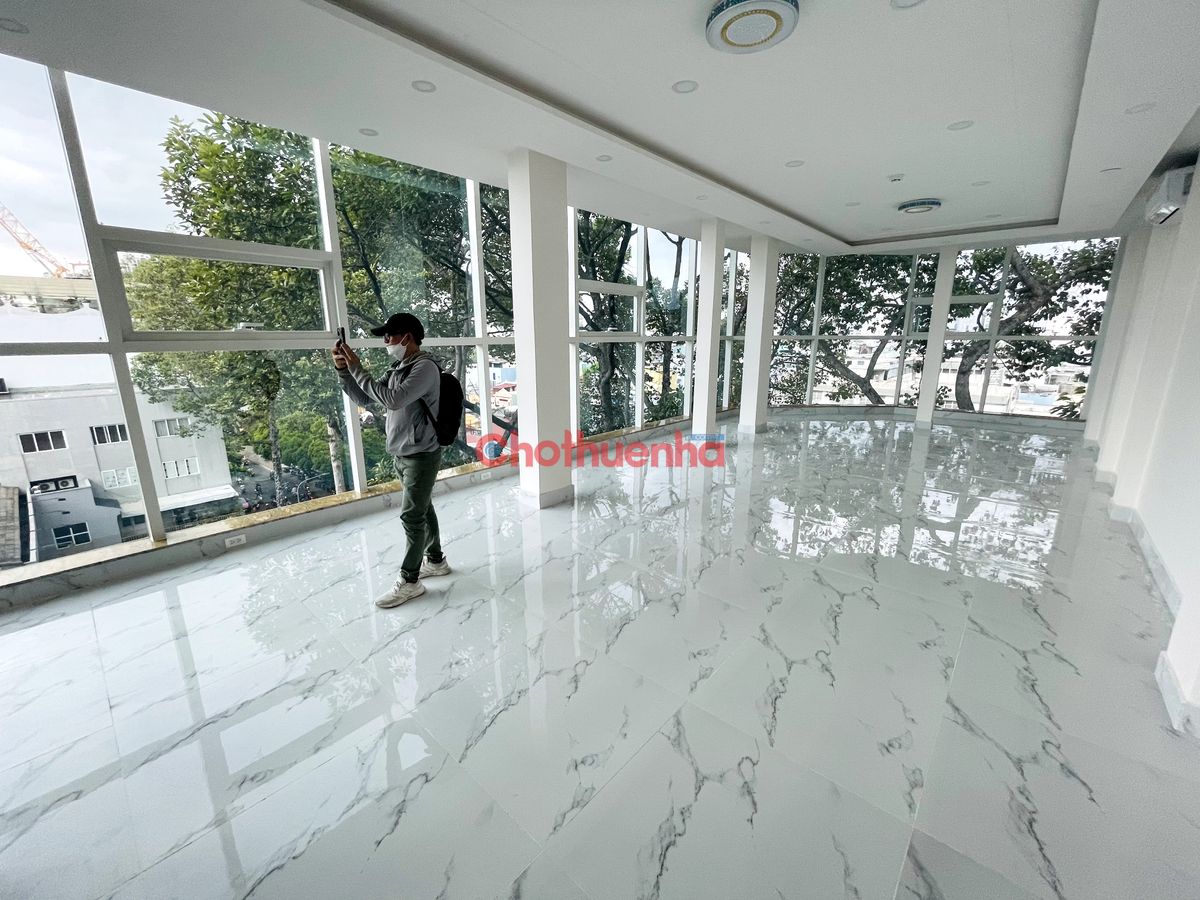 CHO THUÊ NHÀ GÓC 2 MẶT TIỀN ĐƯỜNG CAO THẮNG, PHƯỜNG 3, PHÚ NHUẬN - NGANG 4,5M DÀI 24M - CÓ THANG MÁY