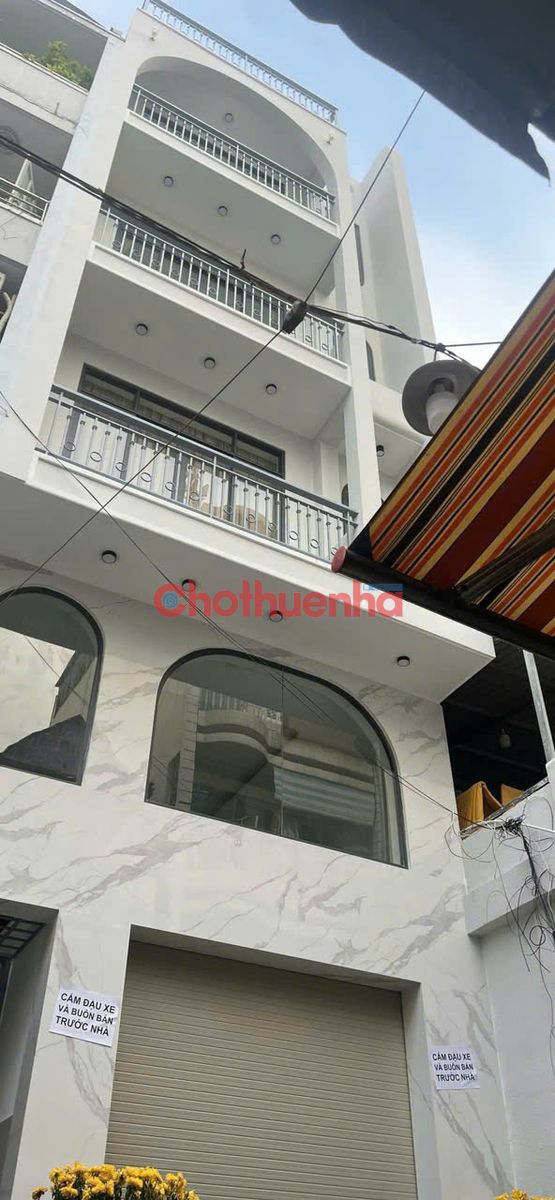 Cho thuê nhà mặt tiền đường Nguyễn Trãi - 7 tầng 12 phòng Có Thang Máy .