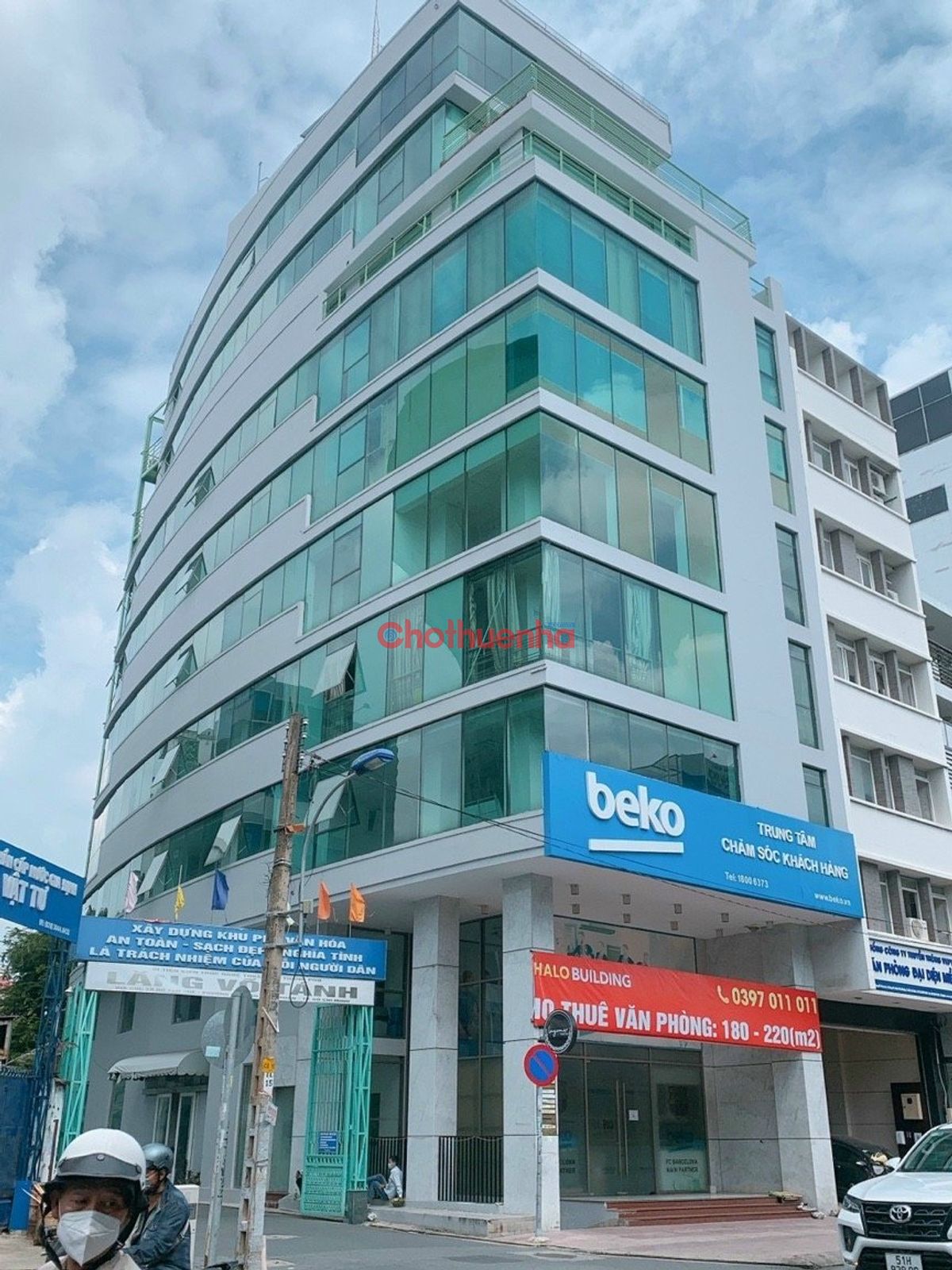 Cho thuê Văn phòng mặt tiền đường Hồ Văn Huê, P.9, Phú Nhuận - 220m2, 65tr