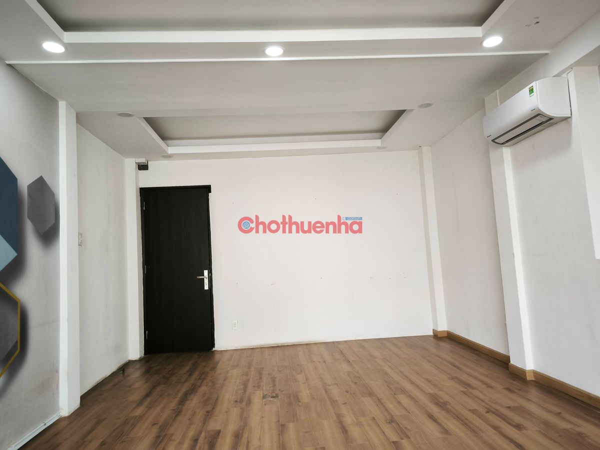 Cho thuê nhà nguyên căn đường Nguyễn Đình Chiểu, Quận 3 - 7 phòng, 5WC - Hẻm xe tải 