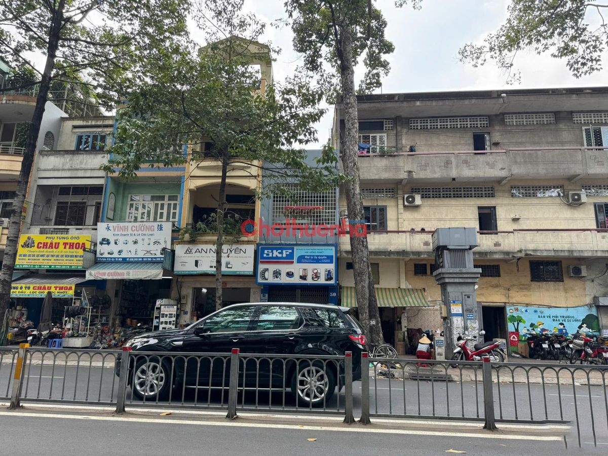 CHO THUÊ NHÀ MẶT TIỀN TẠ UYÊN QUẬN 5 VỊ TRÍ ĐẸP GẦN CHỢ TÂN THÀNH