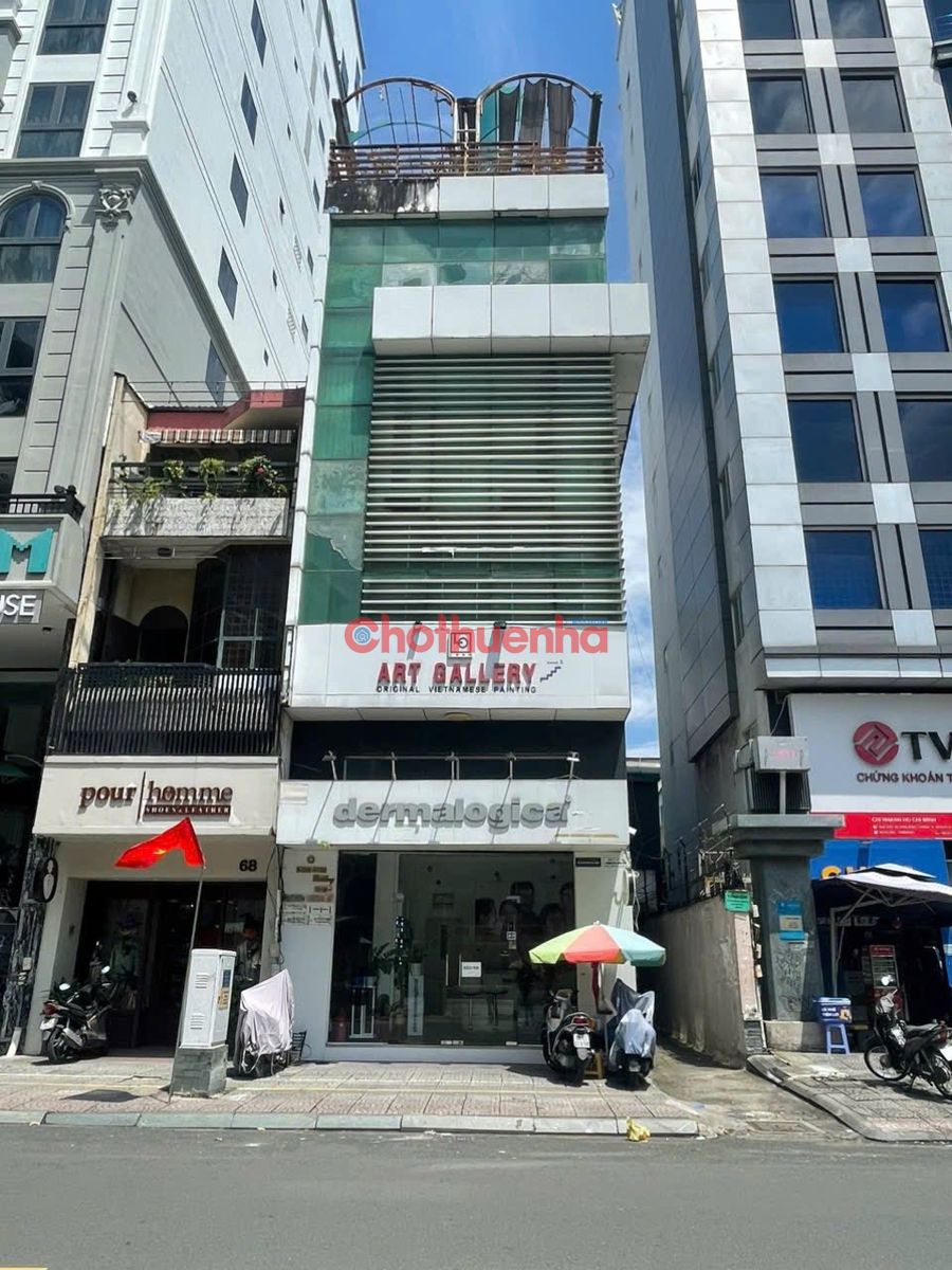 Cho thuê nhà mặt tiền đường Phó Đức Chính, Phường Nguyễn Thái Bình, Quận 1.