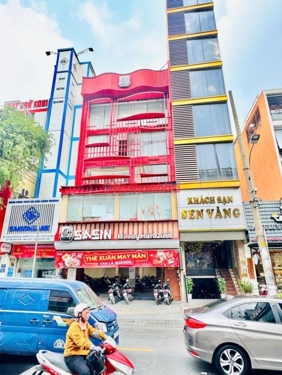 Cho thuê tòa nhà mặt tiền đường Sư Vạn Hạnh, Phường 12, Quận 10.Ngang rộng 8m