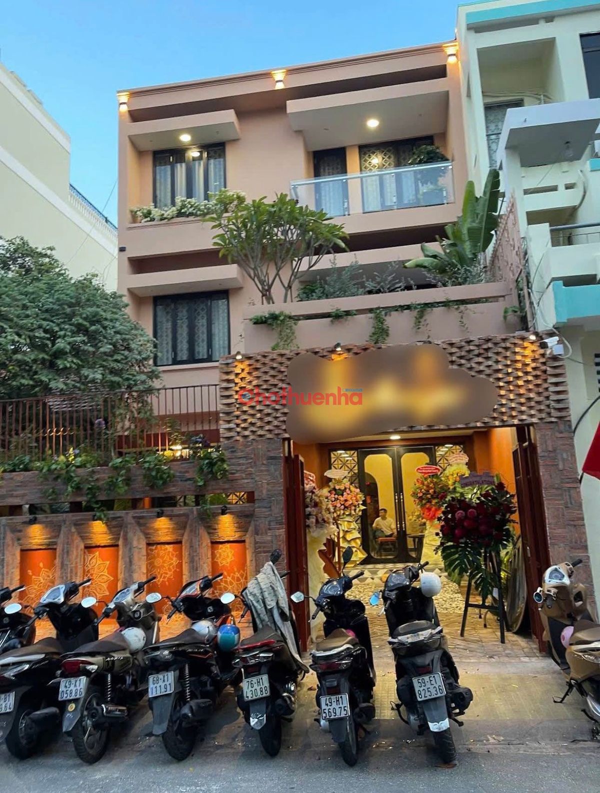 CHO THUÊ BIỆT THỰ MẶT TIỀN ĐƯỜNG ĐẶNG TẤT, QUẬN 1 - NGANG 8M HIẾM CÓ - VỊ TRÍ ĐẲNG CẤP