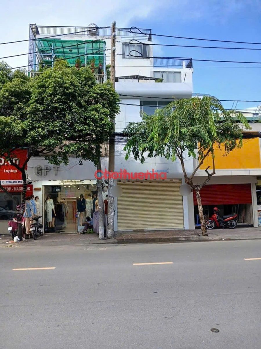 CHO THUÊ NHÀ MẶT TIỀN CÁCH MẠNG THÁNG TÁM, PHƯỜNG 11, QUẬN 3 - NGANG 5M - TRỐNG SUỐT